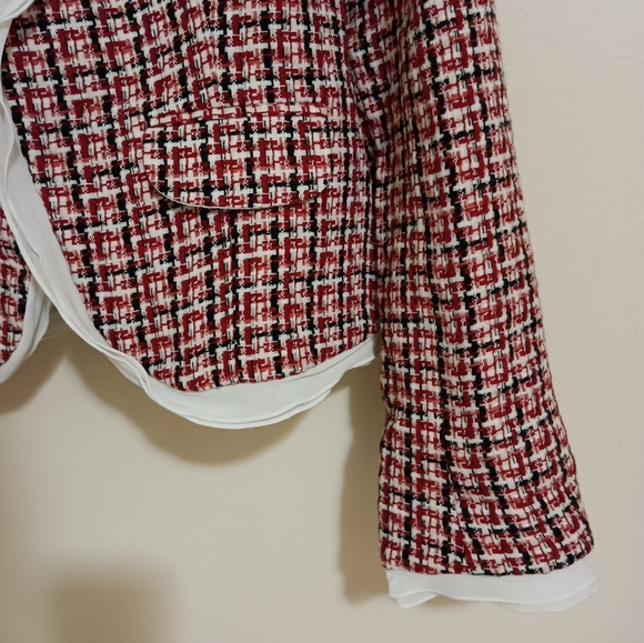 Blazer - Picture 7 of 8